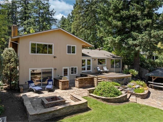 17810 SARAH HILL Ln, Lake Oswego, OR 97035