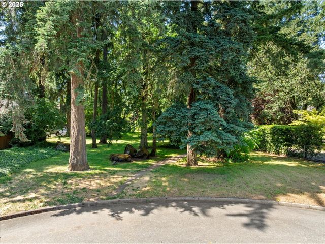 17810 SARAH HILL Ln, Lake Oswego, OR 97035