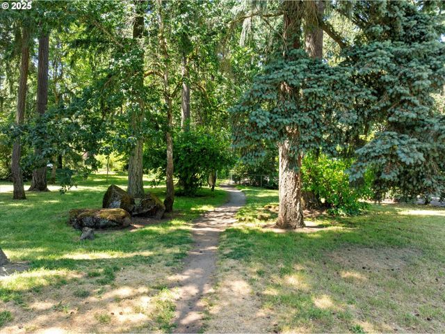 17810 SARAH HILL Ln, Lake Oswego, OR 97035