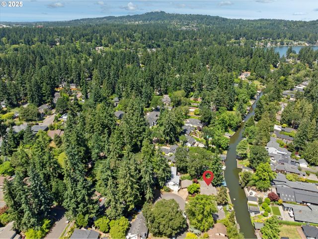17810 SARAH HILL Ln, Lake Oswego, OR 97035