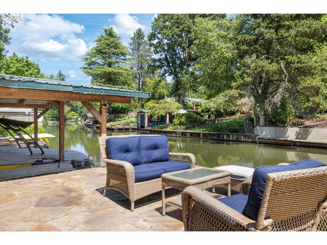 17810 SARAH HILL Ln, Lake Oswego, OR 97035