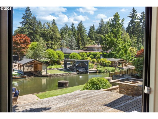 17810 SARAH HILL Ln, Lake Oswego, OR 97035