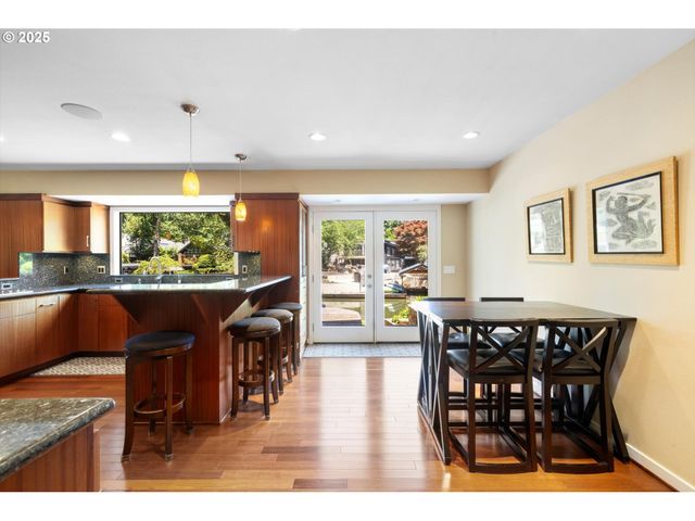 17810 SARAH HILL Ln, Lake Oswego, OR 97035