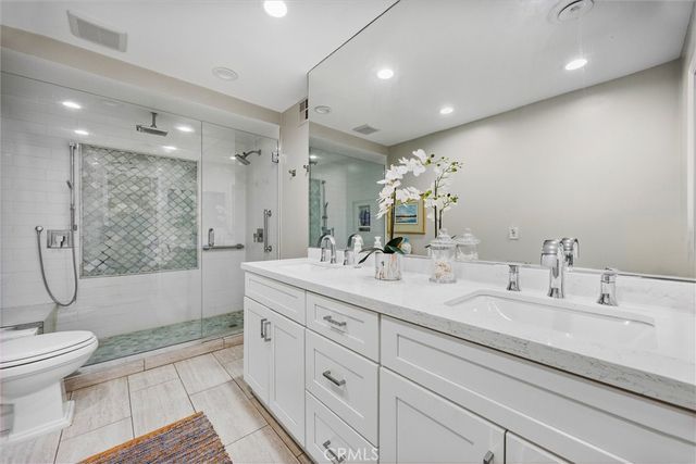 2000 Ashe 2, Bakersfield, CA 93309