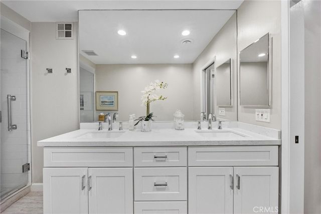 2000 Ashe 2, Bakersfield, CA 93309