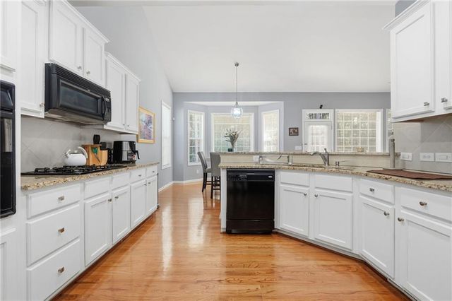3352 Walnut Ridge, Atlanta, GA 30349