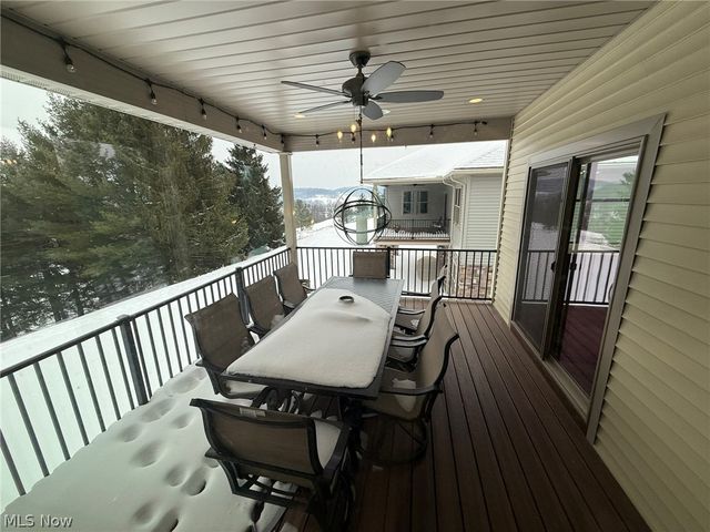 1196 Pinebluff Drive NE, New Philadelphia, OH 44663