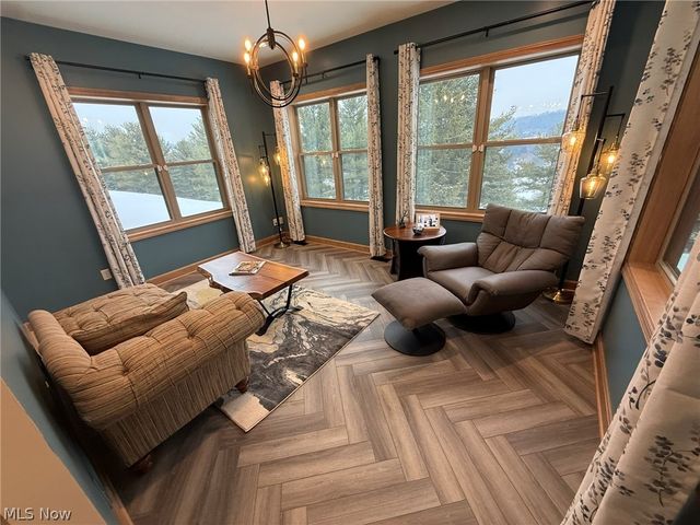 1196 Pinebluff Drive NE, New Philadelphia, OH 44663