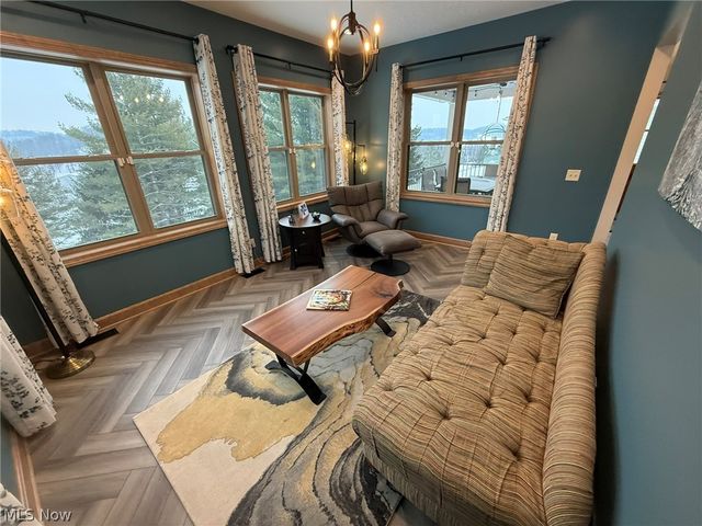 1196 Pinebluff Drive NE, New Philadelphia, OH 44663