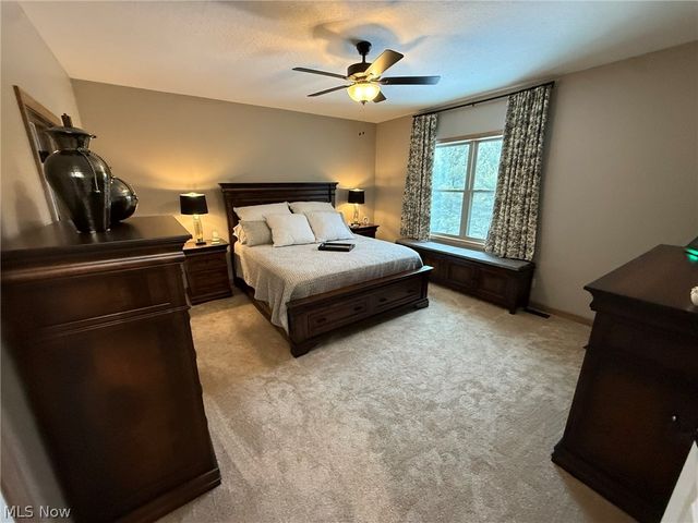 1196 Pinebluff Drive NE, New Philadelphia, OH 44663