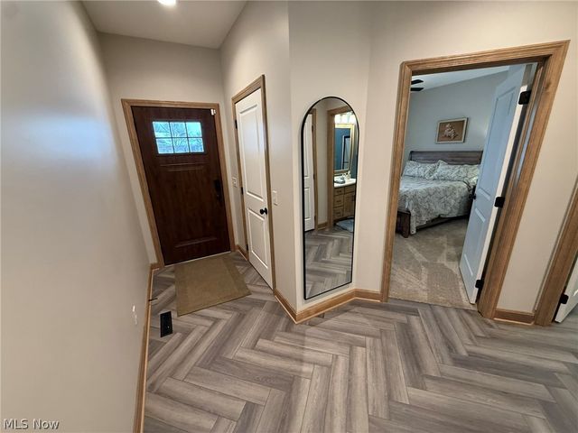 1196 Pinebluff Drive NE, New Philadelphia, OH 44663