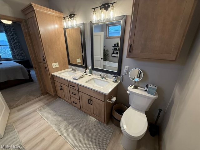 1196 Pinebluff Drive NE, New Philadelphia, OH 44663