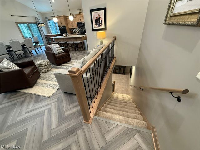 1196 Pinebluff Drive NE, New Philadelphia, OH 44663