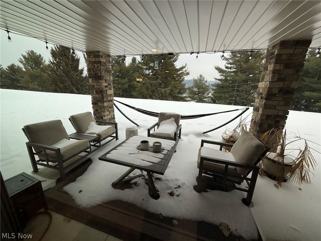 1196 Pinebluff Drive NE, New Philadelphia, OH 44663