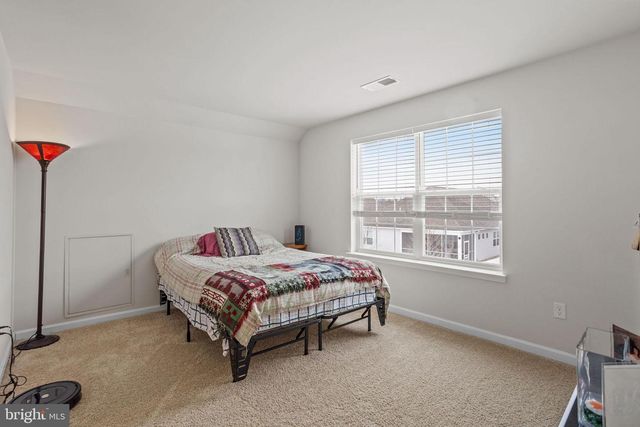 6 PRESTON LN, Delanco, NJ 08075