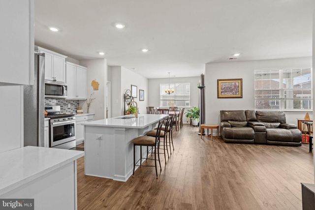 6 PRESTON LN, Delanco, NJ 08075