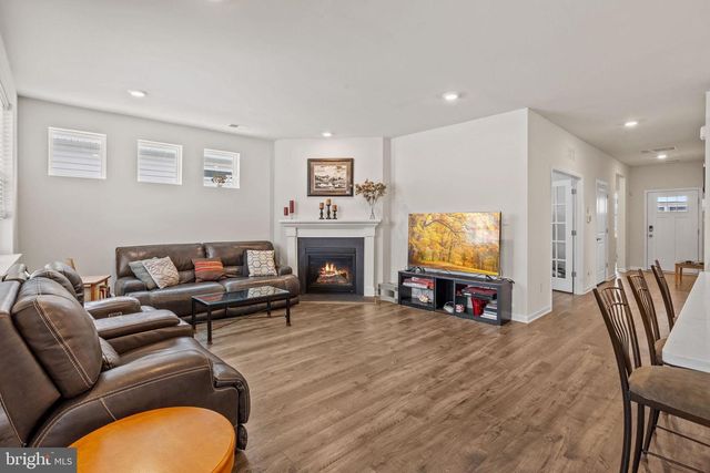 6 PRESTON LN, Delanco, NJ 08075