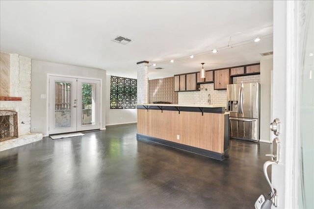 5707 West Gate BLVD A, Austin, TX 78745