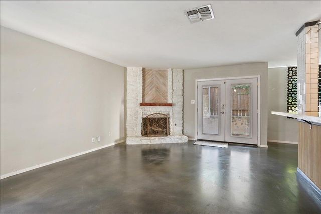 5707 West Gate BLVD A, Austin, TX 78745