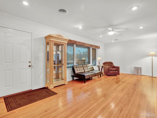 111 Euclid St, Pensacola, FL 32503