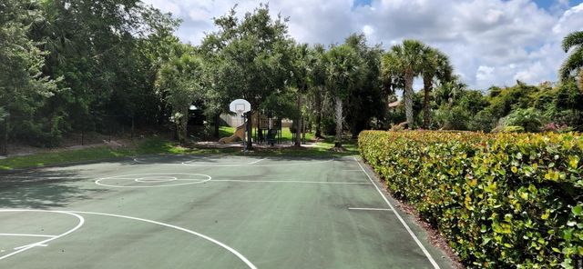 4277 SW Pine Cove Court, Stuart, FL 34997