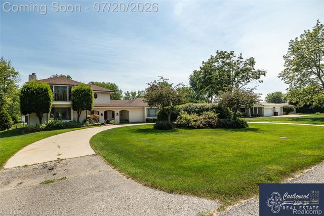 17150 S Nunneley Road, Clinton Charter Township, MI 48035