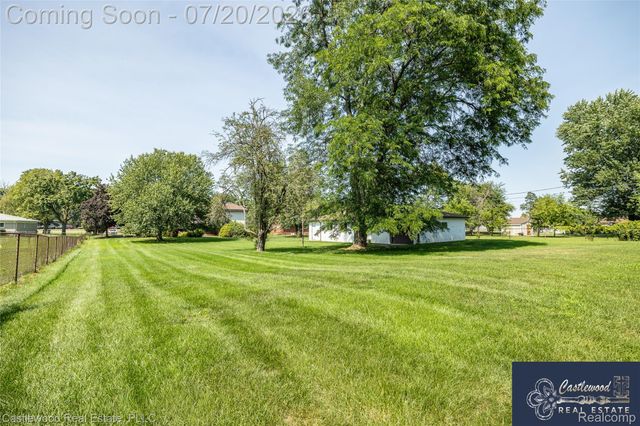 17150 S Nunneley Road, Clinton Charter Township, MI 48035
