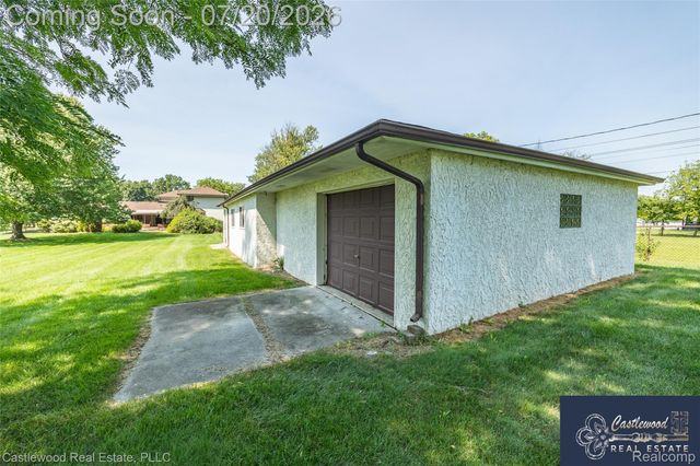 17150 S Nunneley Road, Clinton Charter Township, MI 48035