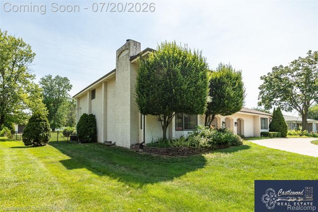 17150 S Nunneley Road, Clinton Charter Township, MI 48035