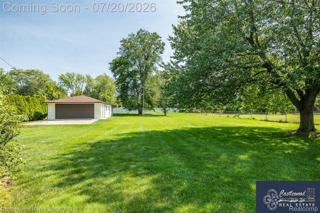 17150 S Nunneley Road, Clinton Charter Township, MI 48035