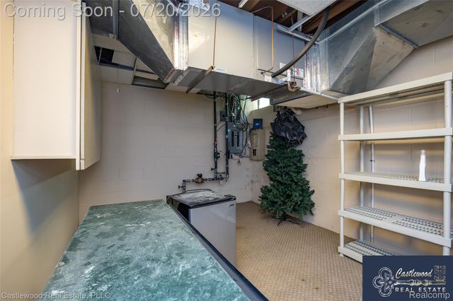 17150 S Nunneley Road, Clinton Charter Township, MI 48035