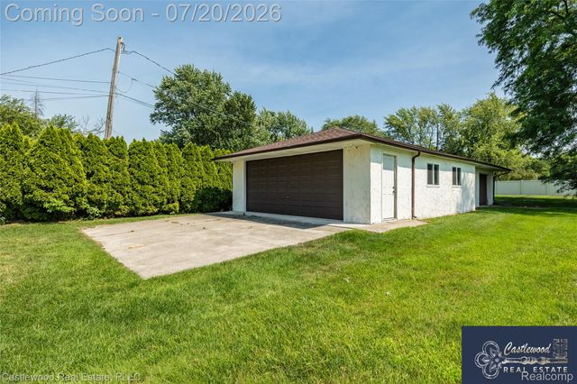 17150 S Nunneley Road, Clinton Charter Township, MI 48035