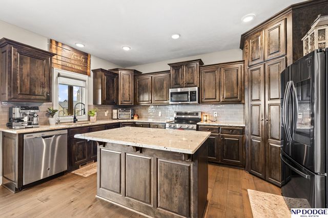 18707 Spaulding Street, Omaha, NE 68022