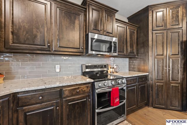18707 Spaulding Street, Omaha, NE 68022
