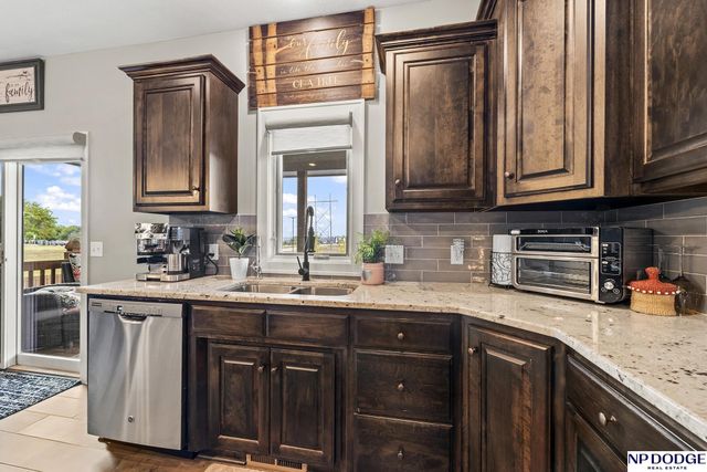 18707 Spaulding Street, Omaha, NE 68022