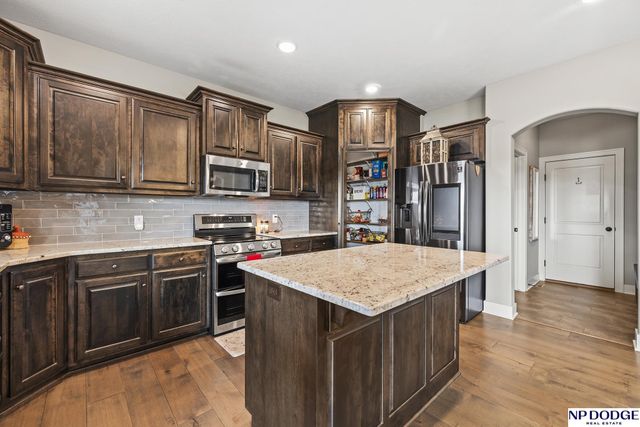 18707 Spaulding Street, Omaha, NE 68022