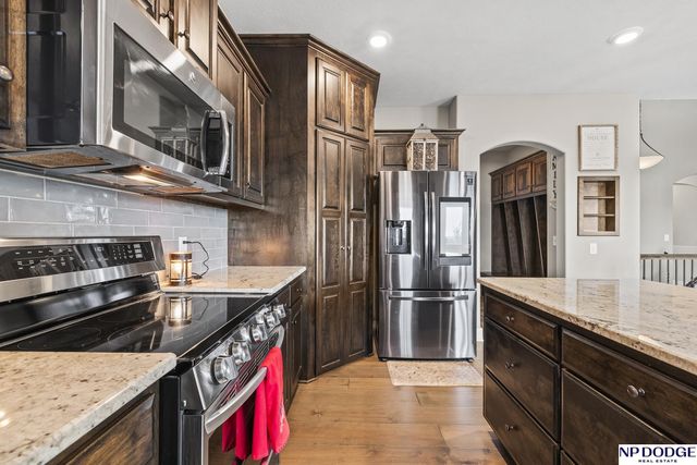 18707 Spaulding Street, Omaha, NE 68022