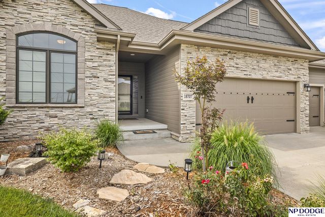 18707 Spaulding Street, Omaha, NE 68022
