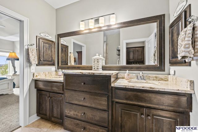 18707 Spaulding Street, Omaha, NE 68022
