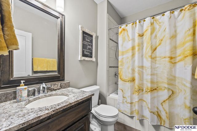 18707 Spaulding Street, Omaha, NE 68022