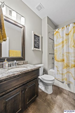 18707 Spaulding Street, Omaha, NE 68022