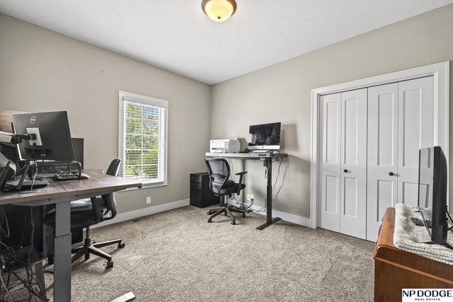 18707 Spaulding Street, Omaha, NE 68022