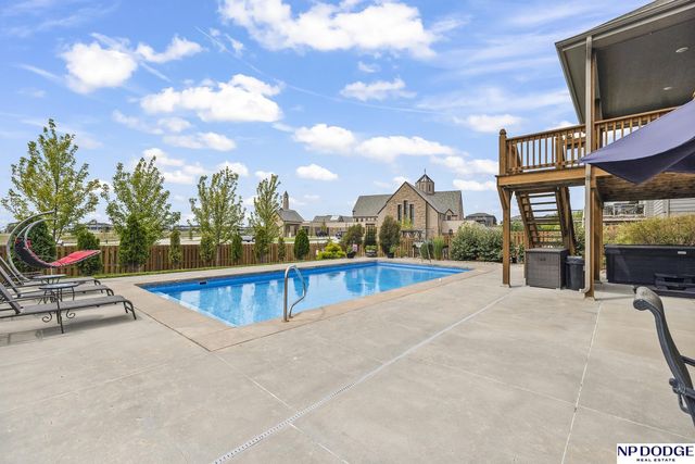 18707 Spaulding Street, Omaha, NE 68022