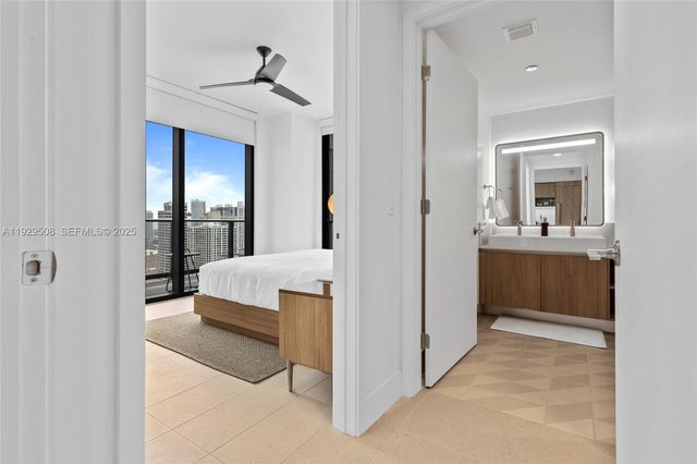 159 NE 6th St 2905, Miami, FL 33132