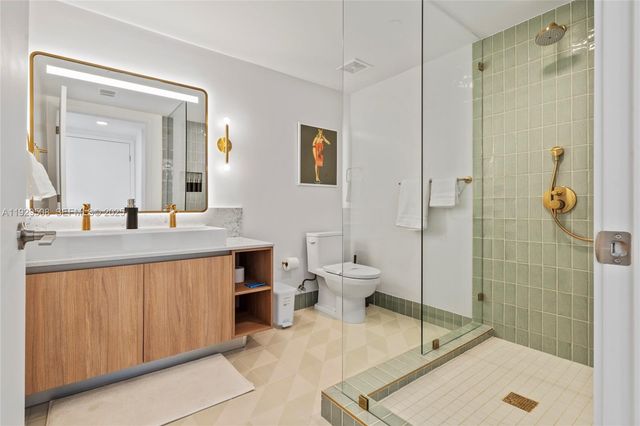 159 NE 6th St 2905, Miami, FL 33132