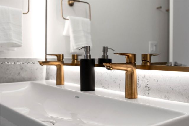 159 NE 6th St 2905, Miami, FL 33132