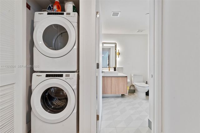 159 NE 6th St 2905, Miami, FL 33132