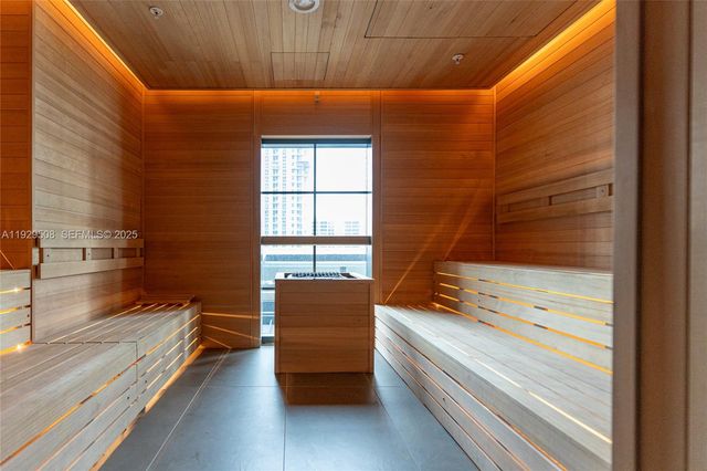 159 NE 6th St 2905, Miami, FL 33132