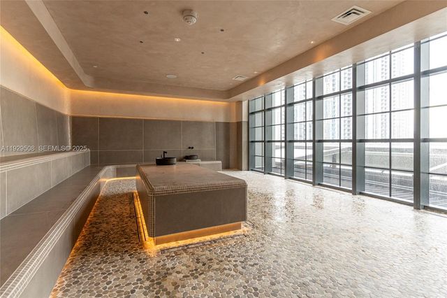 159 NE 6th St 2905, Miami, FL 33132