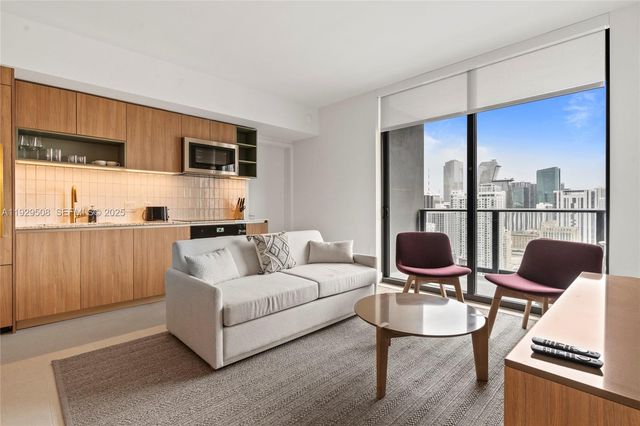 159 NE 6th St 2905, Miami, FL 33132